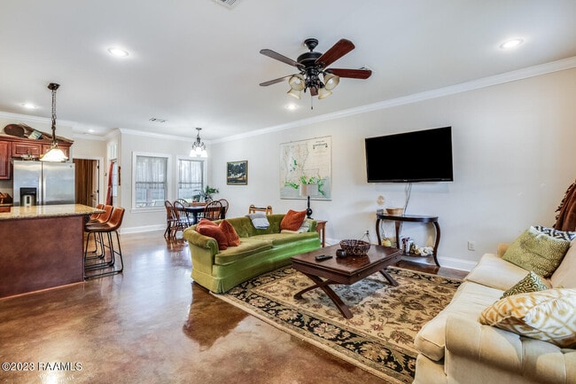 Building Photo - 205 Churchill Dr