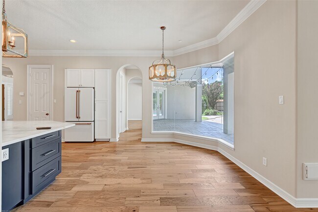 Building Photo - 15222 Hilltop View Dr