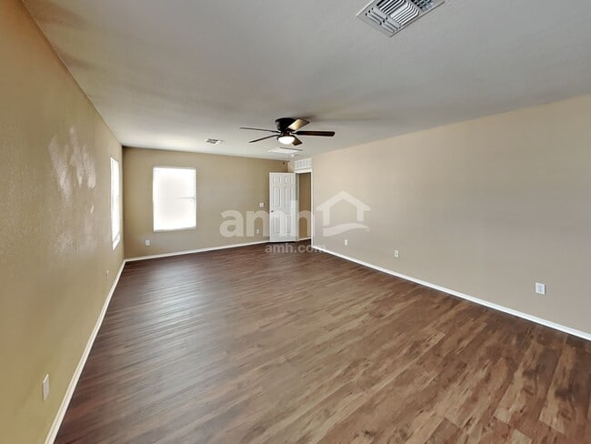 Building Photo - 2683 S Sailors Way