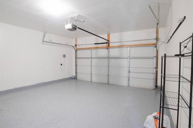 Building Photo - 4001 Barlow Dr