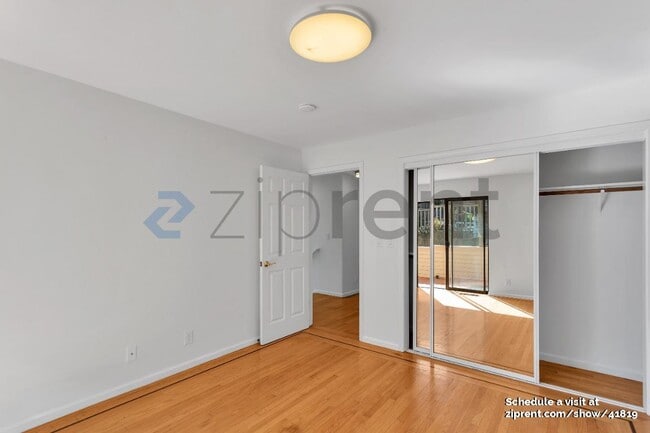 Building Photo - 813 Meade Ave