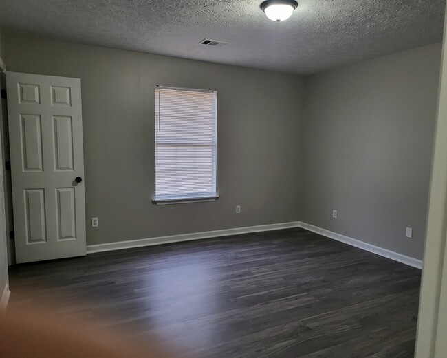 Building Photo - 5211 Crystal Ct