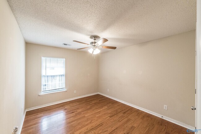 Building Photo - 135 Bremerton Dr SW