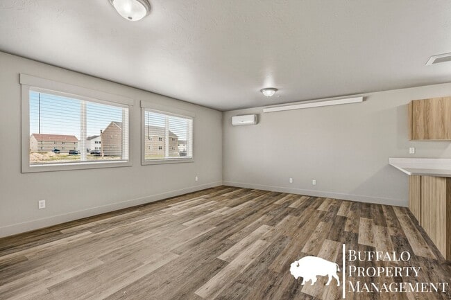 Building Photo - 6277 N Silver Fox Rd