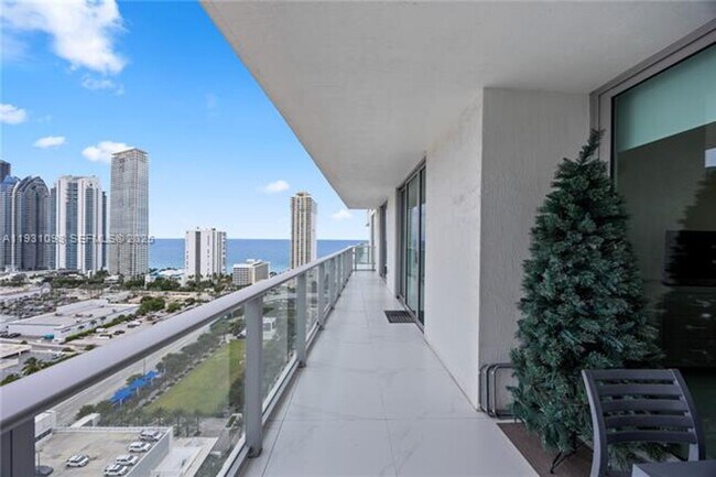 Building Photo - 300 Sunny Isles Blvd