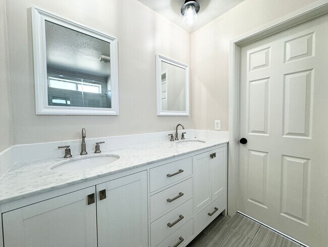 Building Photo - 68745 Tachevah Dr