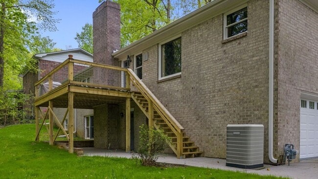 Building Photo - Beautiful 5 bedroom 3 bath house with bonu...