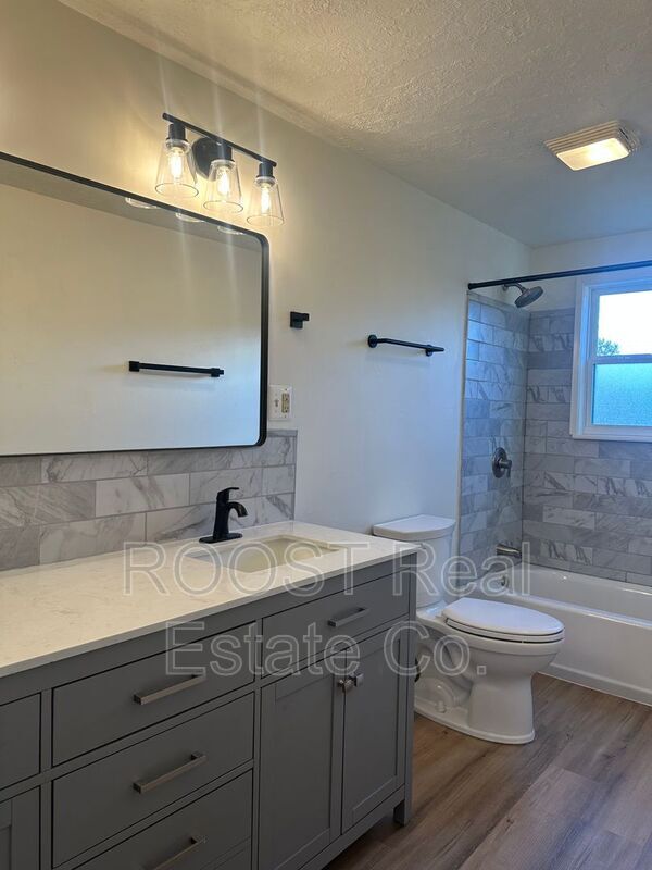 Building Photo - 3535 Panama Dr