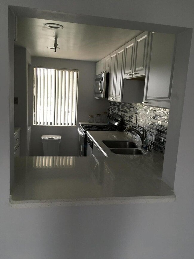 Building Photo - 2786 Tennis Club Dr