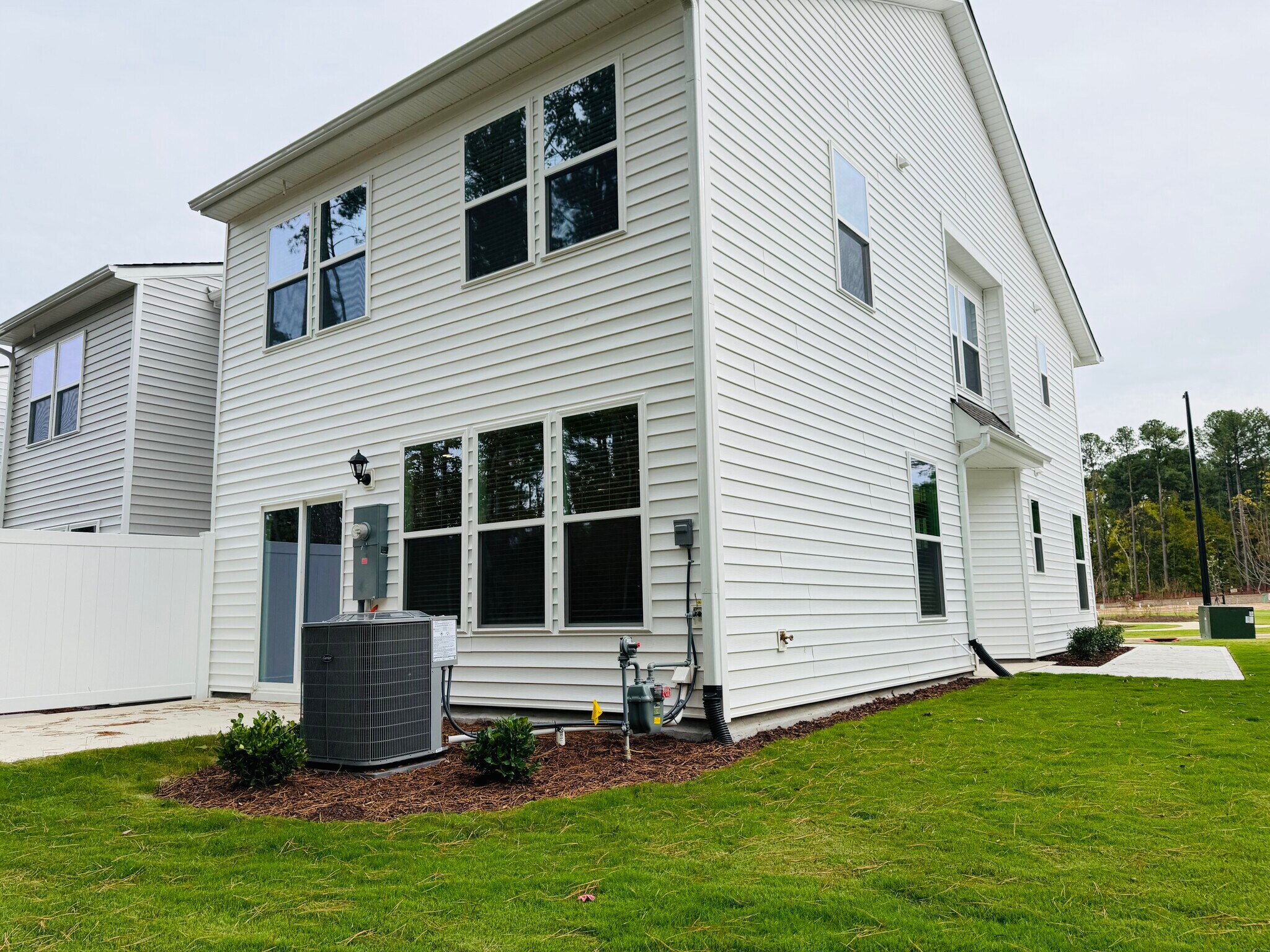 Building Photo - 1919 Hinesley Dr