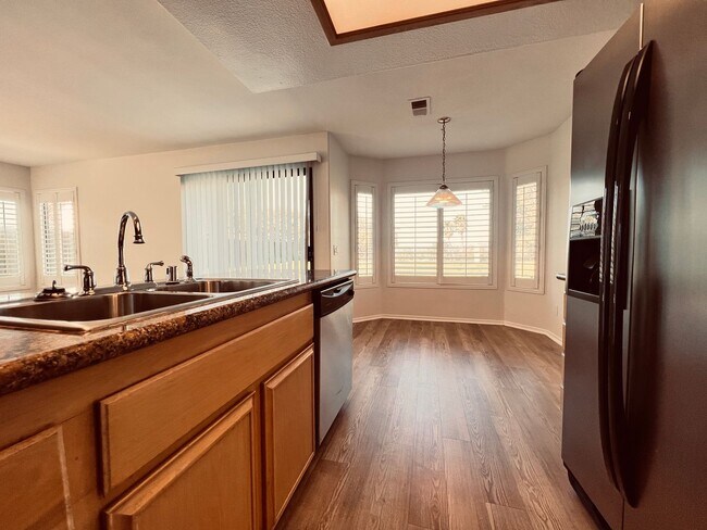 Building Photo - Oceanside Rancho Del Oro 4 Bedroom 3 Bath Home