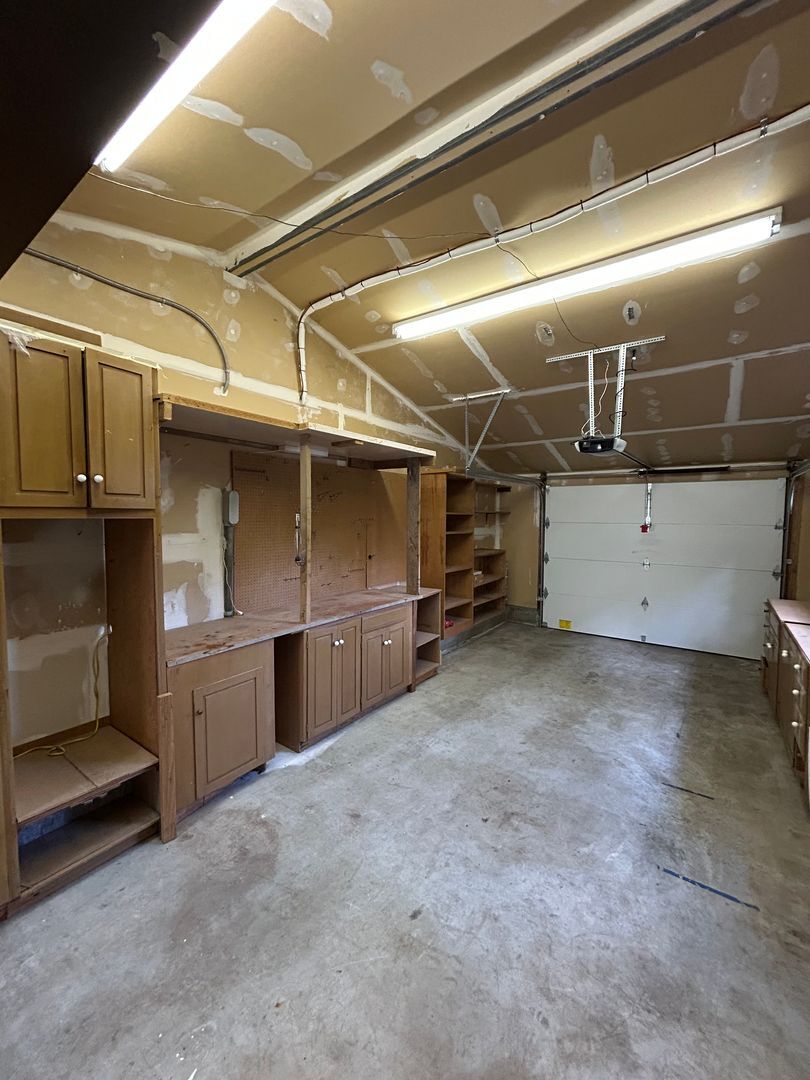 Building Photo - Charming Bellevue Home With Flexible Lease...