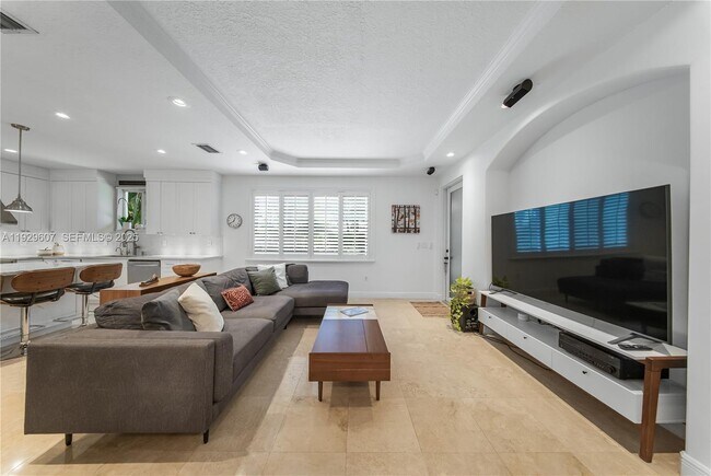 Building Photo - 3922 SW 60th Ave