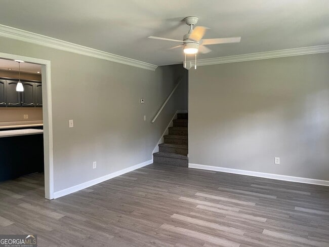 Building Photo - 220 Freestone Dr