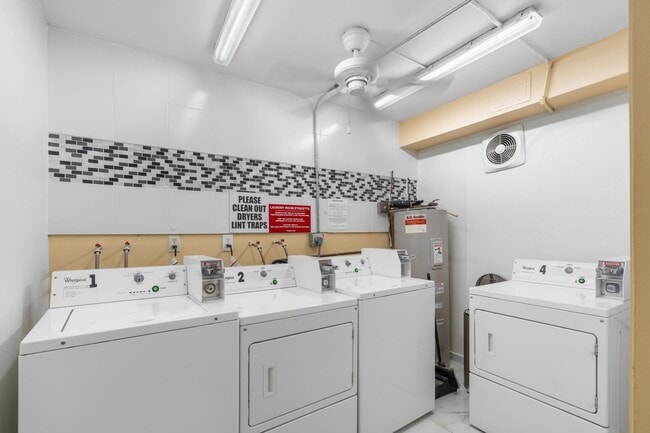 Building Photo - 1009 N Ocean Blvd