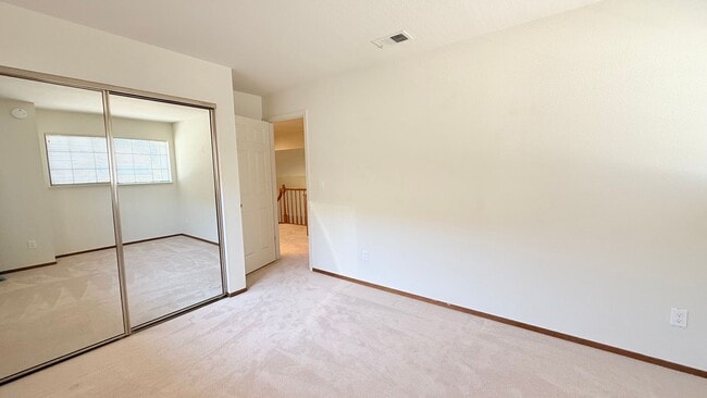 Building Photo - 223 Tipperary Lane -30% Rental Fee