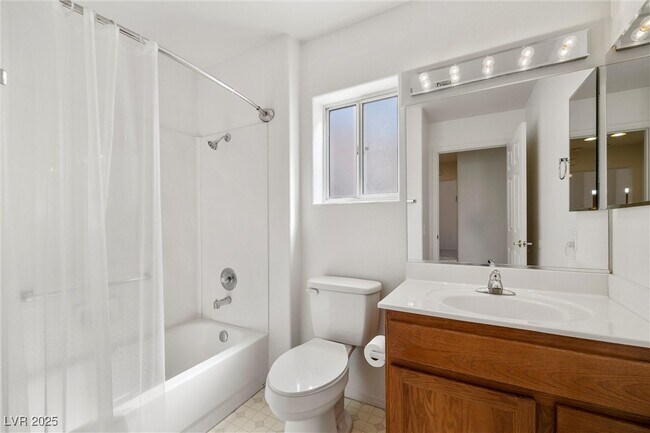 Building Photo - 10416 W Linfield Pl