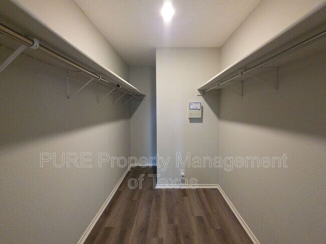 Building Photo - 1406 Bullhill Cove