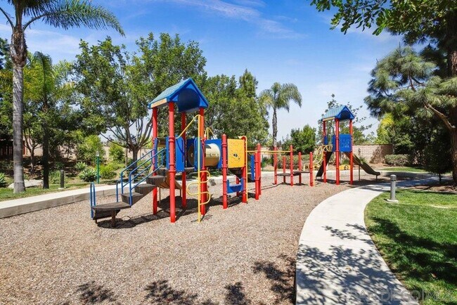 Building Photo - 907 Mira Lago Way
