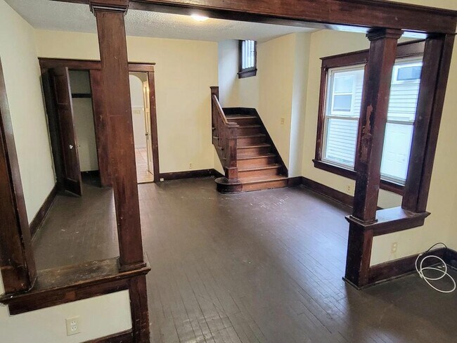 Building Photo - 33 E Norman Ave