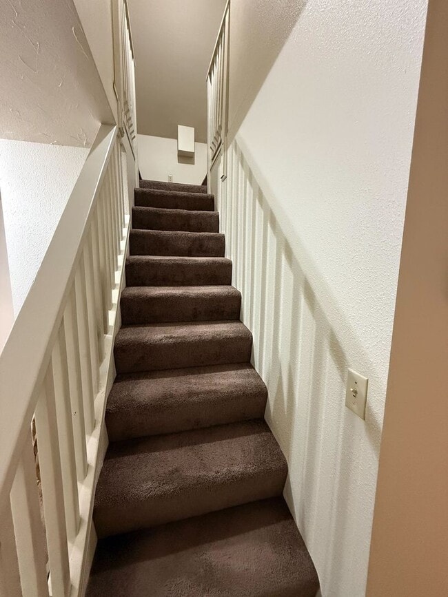 Building Photo - Camas - 2 Bedroom, 1.5 Bath with Large Detached Garage and EV Charging!