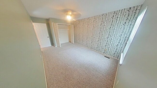 Building Photo - "Chic & Spacious 2-Bed Condo in Sterling Heights – 2.5 Baths & 1383 Sq. Ft. of Comfort!"
