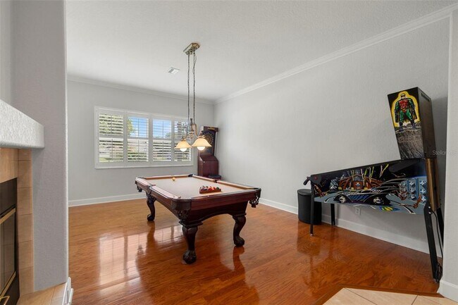 Building Photo - 3916 Valrico Grove Dr