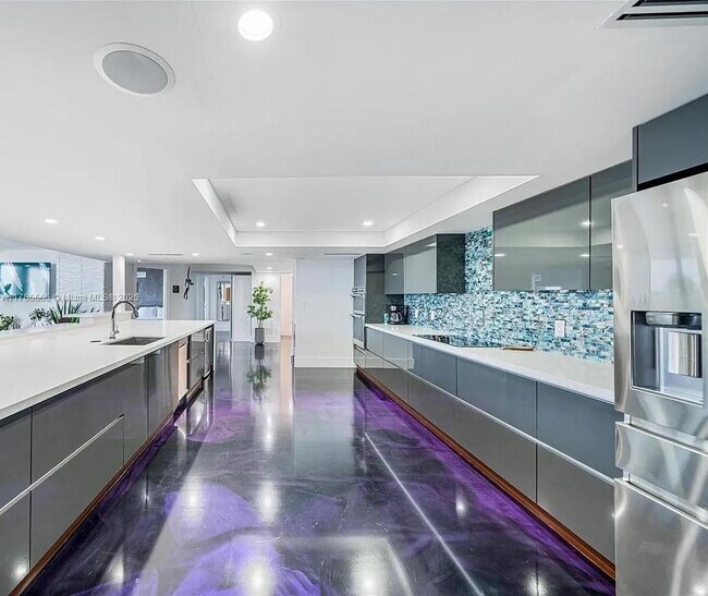 Building Photo - North Bayshore Drive, Miami, FL 33132 - 3 BR 2.5 BA condo