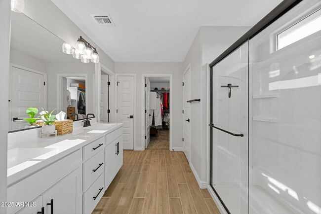 Building Photo - 11716 N 168th Dr