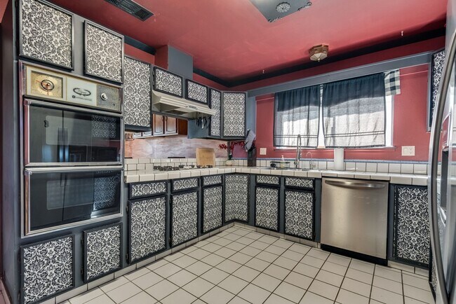 Building Photo - A truly one-of-a-kind pirate themed home t...