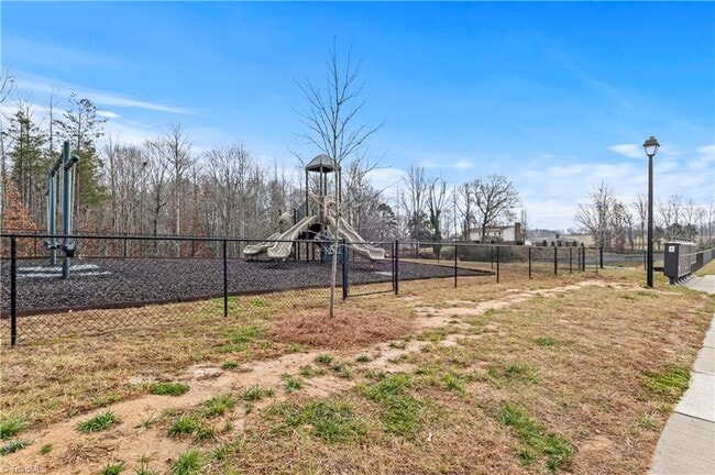 Building Photo - 7260 Huntgate Dr
