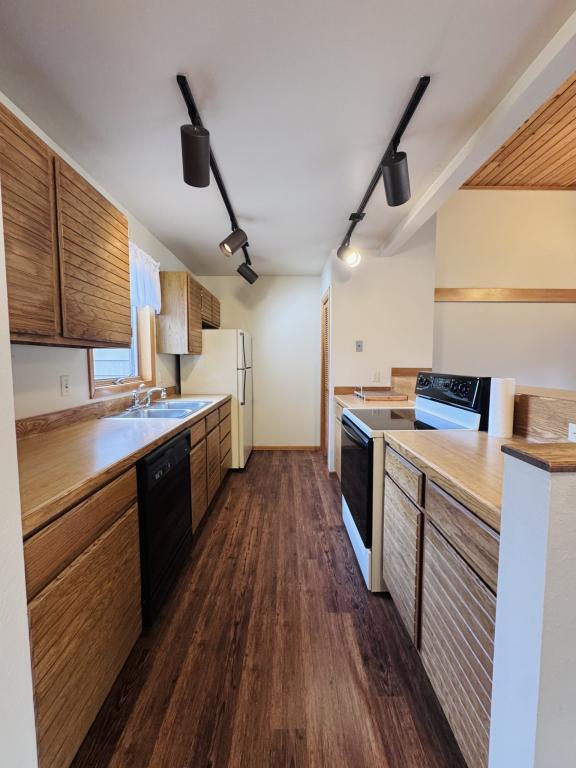 Building Photo - 2433 Sunlight Cir