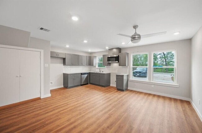 Building Photo - 8120 Laura Koppe Rd