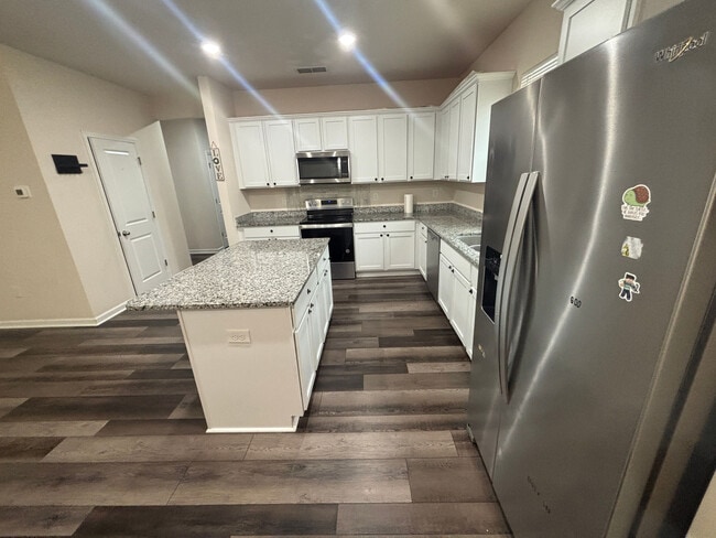 Building Photo - Room in House on Justice Union Ct