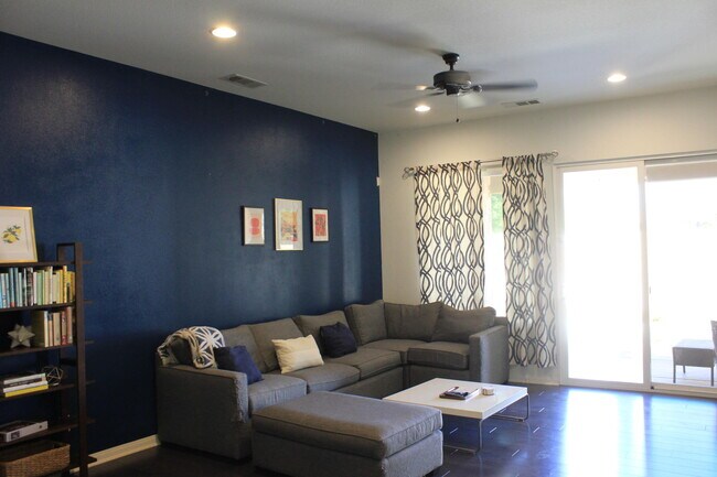 Building Photo - 84136 Olona Ct