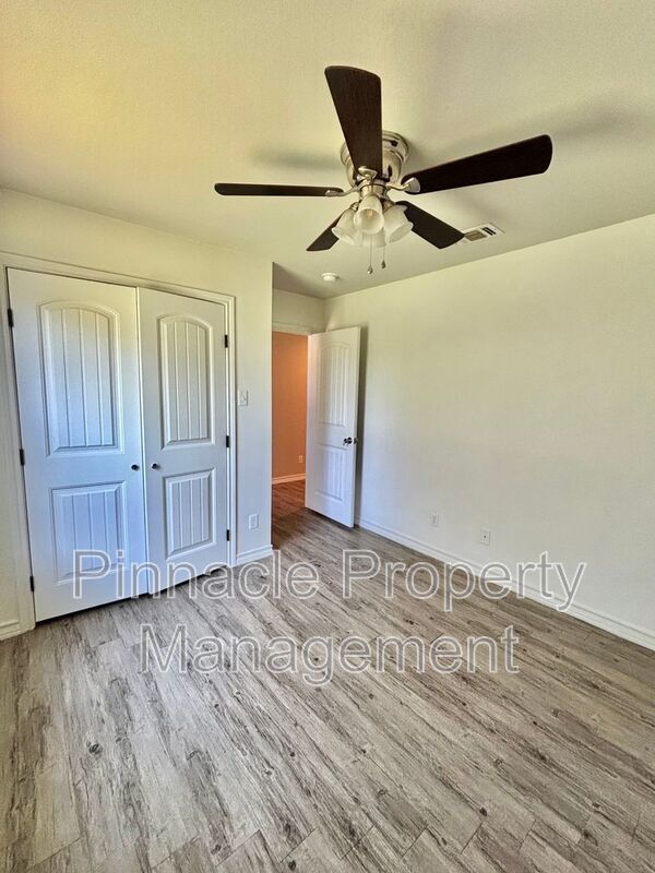 Building Photo - 2213 Johnson St
