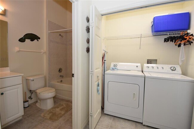 Building Photo - 400 Canopy Walk Ln