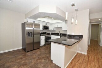 Building Photo - Stunning 2-Bedroom Condo 2nd Floor at The Lakes!