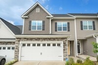 Building Photo - Beautiful 3bd/2.5ba Townhouse Available in Durham!