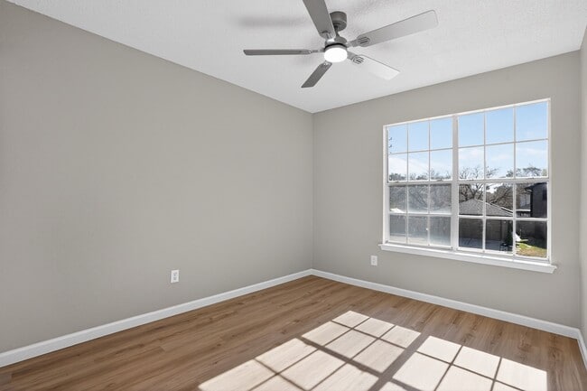 Building Photo - 5103 Devon Green Dr