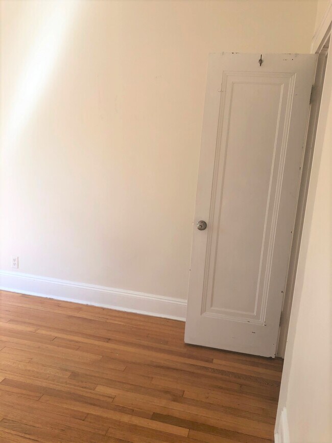 Building Photo - 145 Englewood Ave