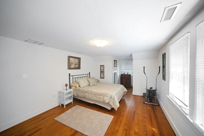 Building Photo - Spacious 3BR House in Tarboro