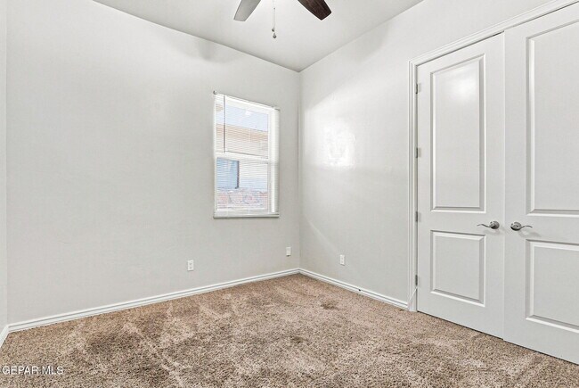Building Photo - 3203 Red Orchard Dr