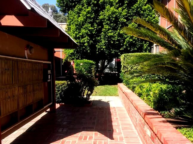 Building Photo - 15116 Parthenia St