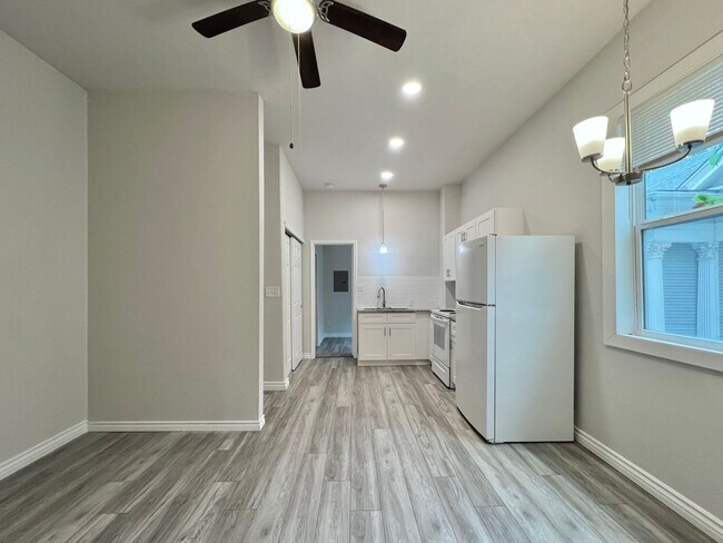 Building Photo - Beautiful 1Bd/1Ba Walking Distance to The Pearl