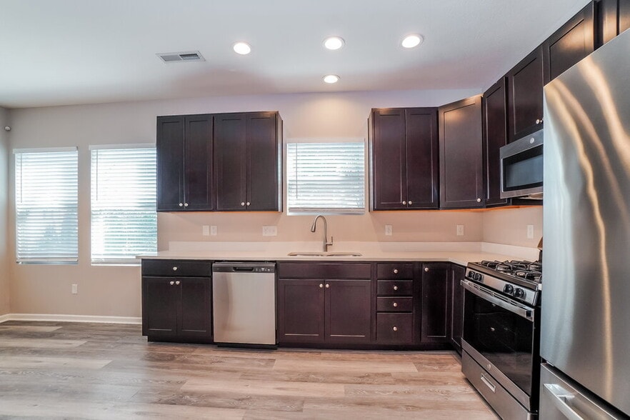 Building Photo - 3978 Lavender Ridge Dr