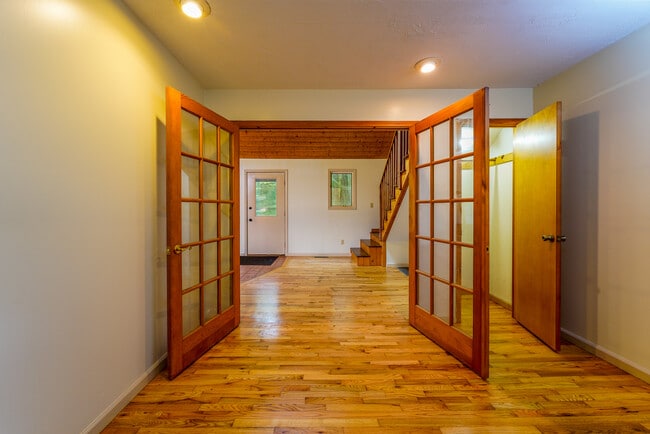 Building Photo - 480 Wingfield Way