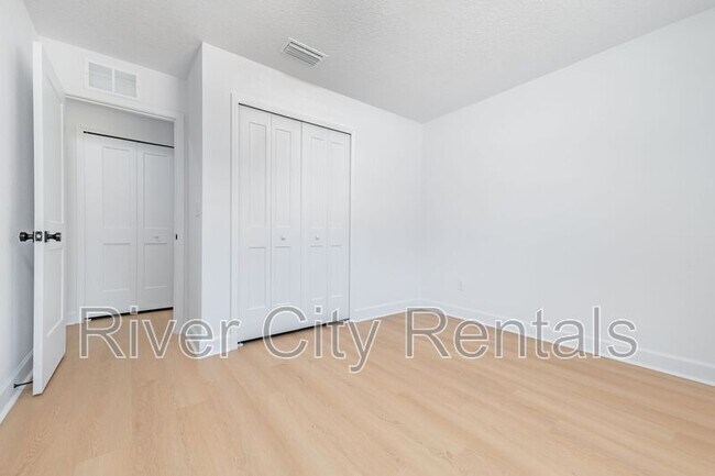 Building Photo - 6372 Swarthmore Dr