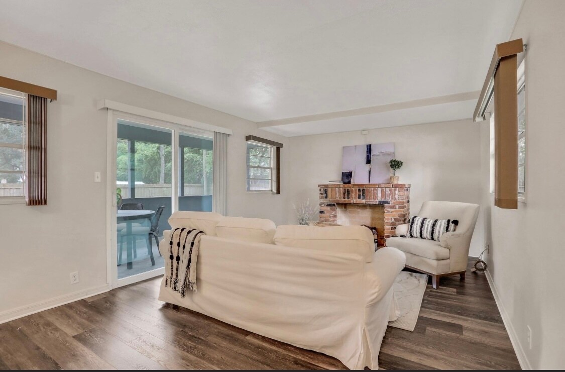 Building Photo - 108 Dellwood Ave