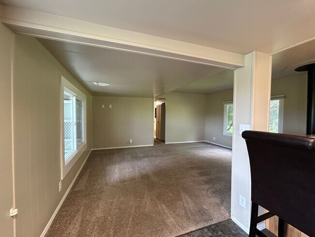 Building Photo - Stunning Views! Secluded 2 Bed, 1 Bath Gem!